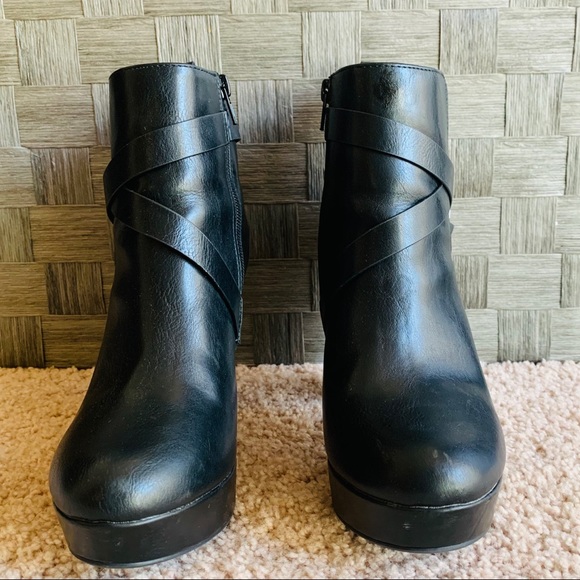 Dominique Nicole Leather Chunky Heel Boots - Picture 3 of 8